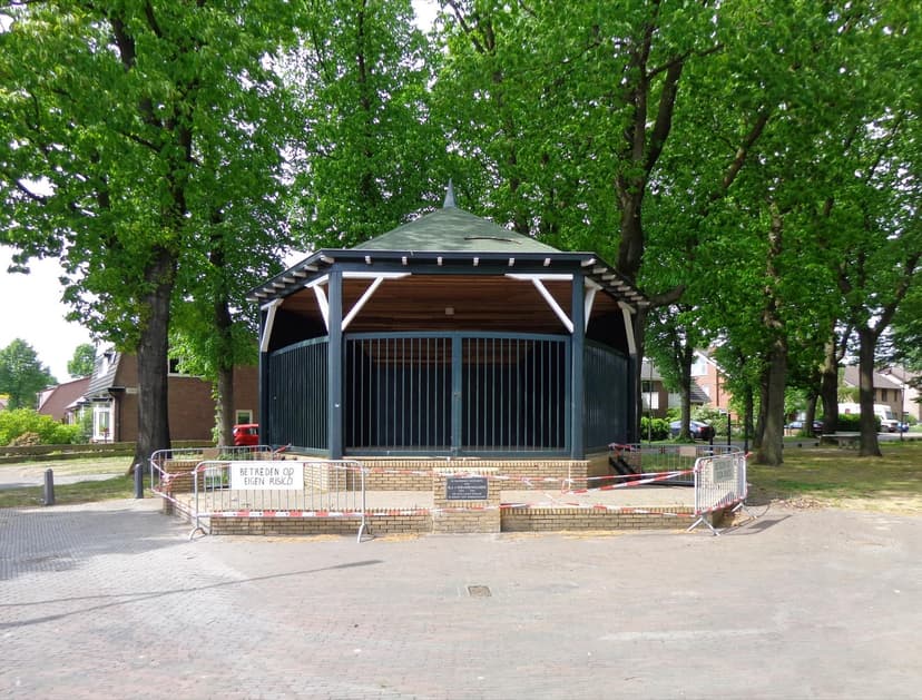 De muziektent in Austerlitz