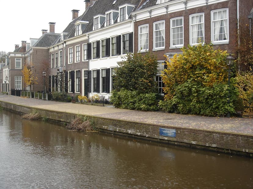 Statige herenhuizen aan de Herengracht in Maarssen-Dorp