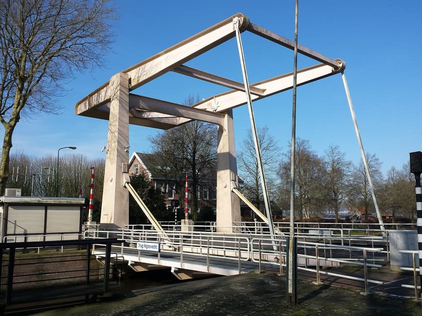 De witte ophaalbrug in Nigtevecht