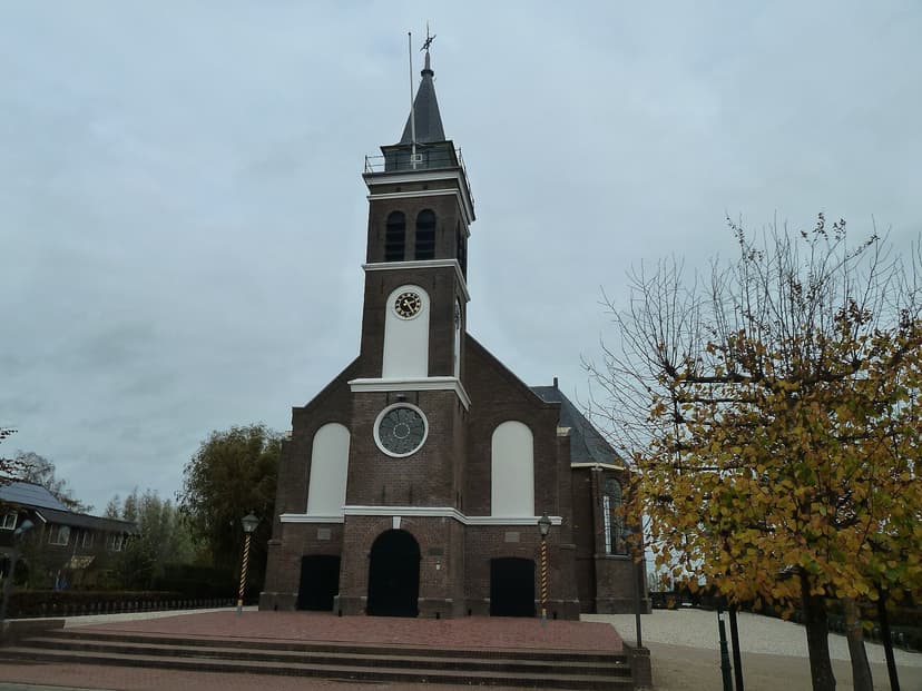 De Hervormde kerk aan de Hoofdweg in Zegveld